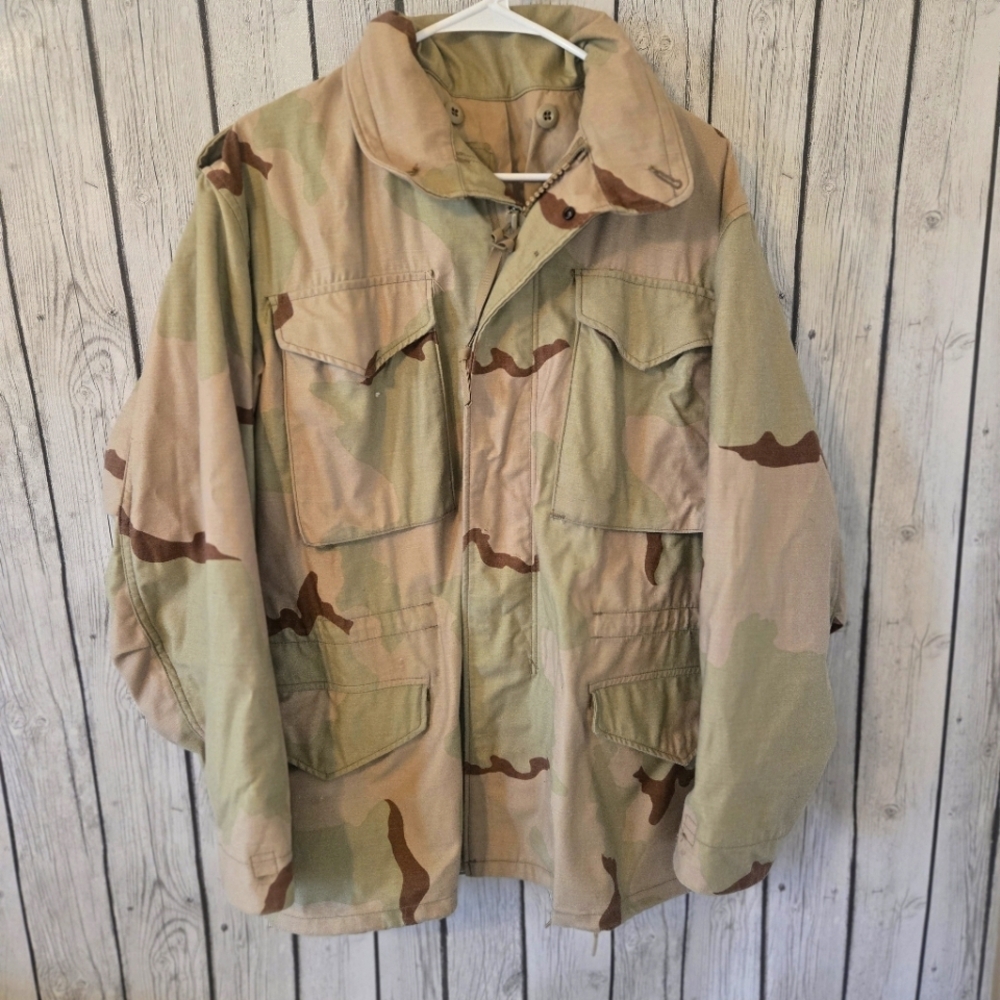 Genuine US Military Parka ECWCS Nylon Cold Weather Desert Camo Mens SMALL Short